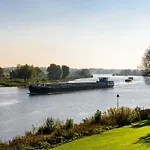 Aan De Maas *
