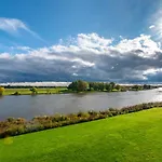 Aan De Maas Appartamento