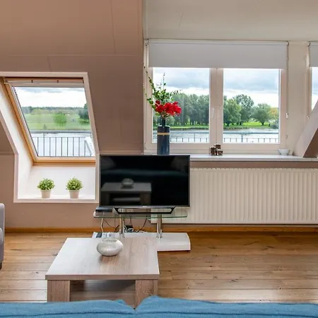 Aan De Maas Broekhuizen (Limburg)