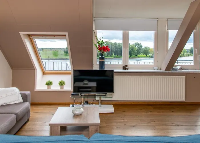 Aan De Maas Broekhuizen (Limburg)