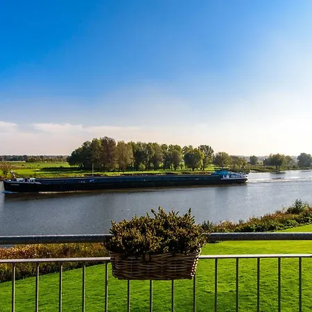 Aan De Maas Lägenhet Broekhuizen (Limburg)