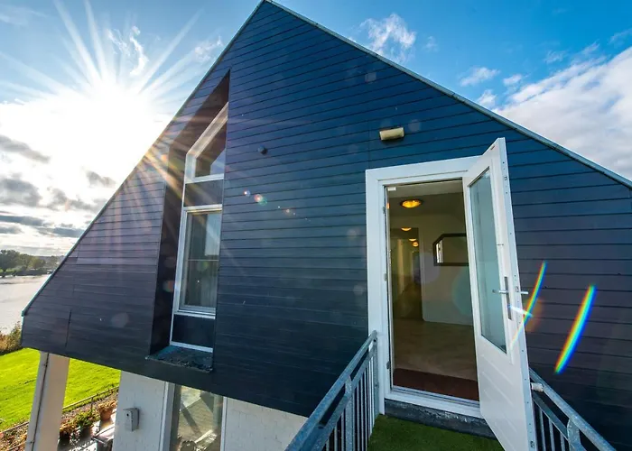 Aan De Maas * Broekhuizen