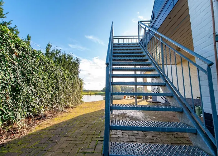 Aan De Maas Broekhuizen